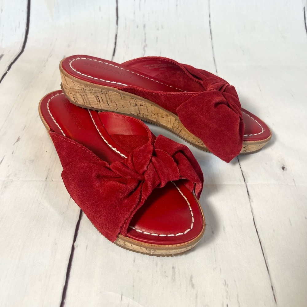 Anthropologie Bernardo Petra Red Suede Bow 🙇‍♂️ Slide Sandals - Size 7